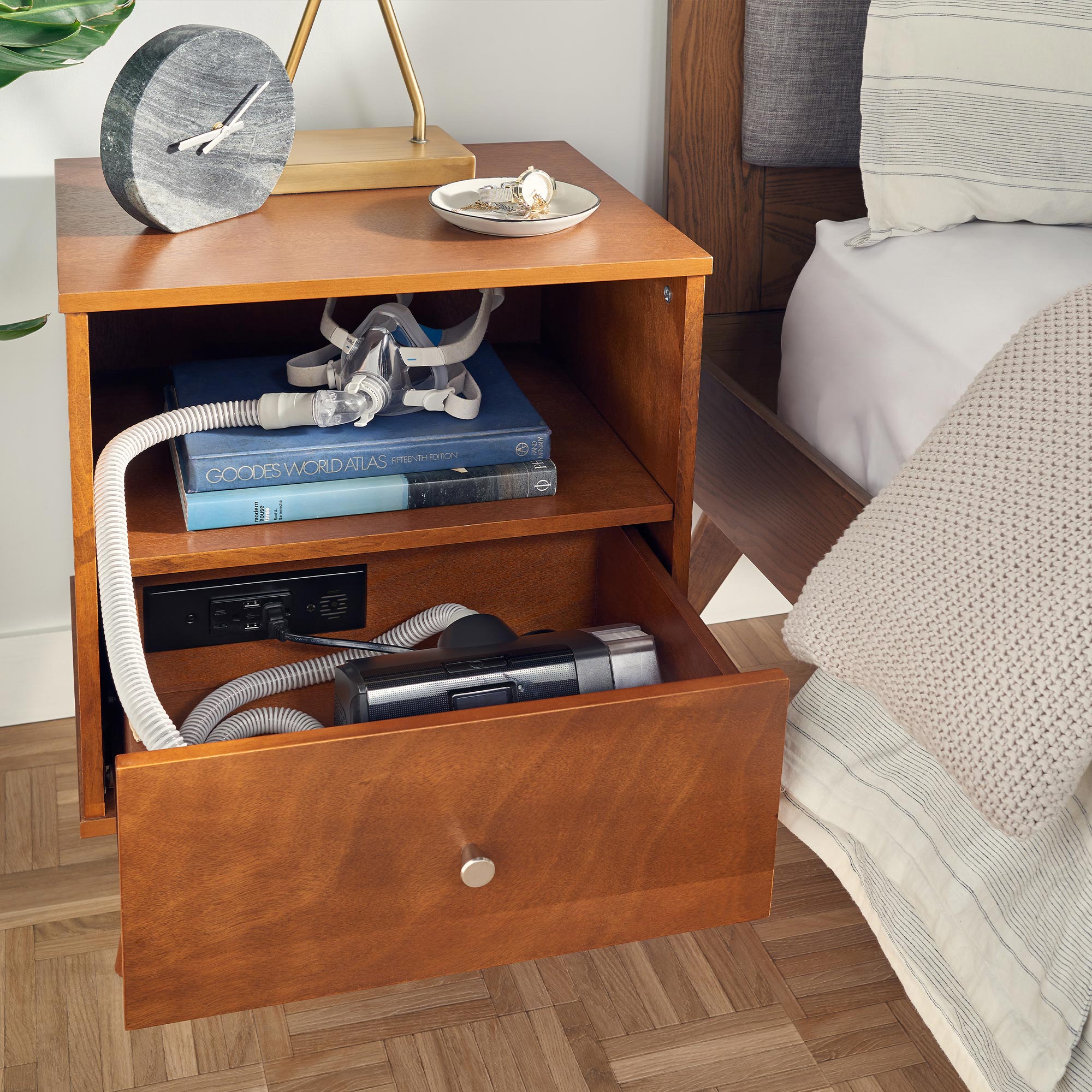 Docking Drawer Blade Duo In-Drawer Outlet (2) 15 amp AC outlets with (2) USB-C (PD) and (4) USB-A ports - White 1514-232W Docking Drawer Blade Duo In-Drawer Outlet (2) 15 amp AC outlets with (2) USB-C (PD) and (4) USB-A ports - White 1514-232W