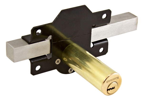 Does this handle (Abbey Trading Gatemate 8" (203mm) Rim Lock Handle - EACH (Black)) has to be purchased separately?