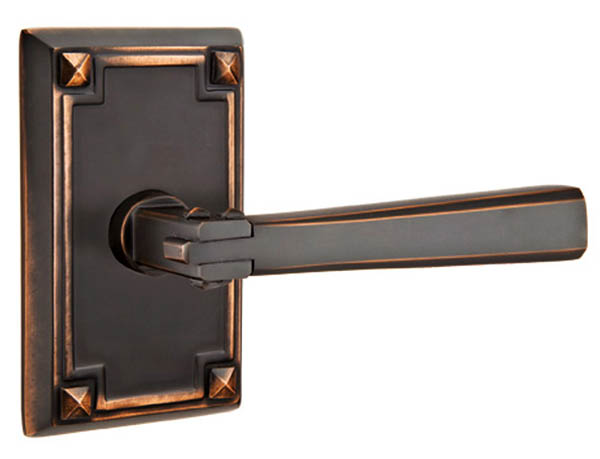 Is there an entry set that matches or can go with this knobset?