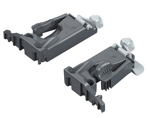 Come faccio a sganciare e togliere il cassetto con staffe di fissaggio frontali Hettich Quadro V6